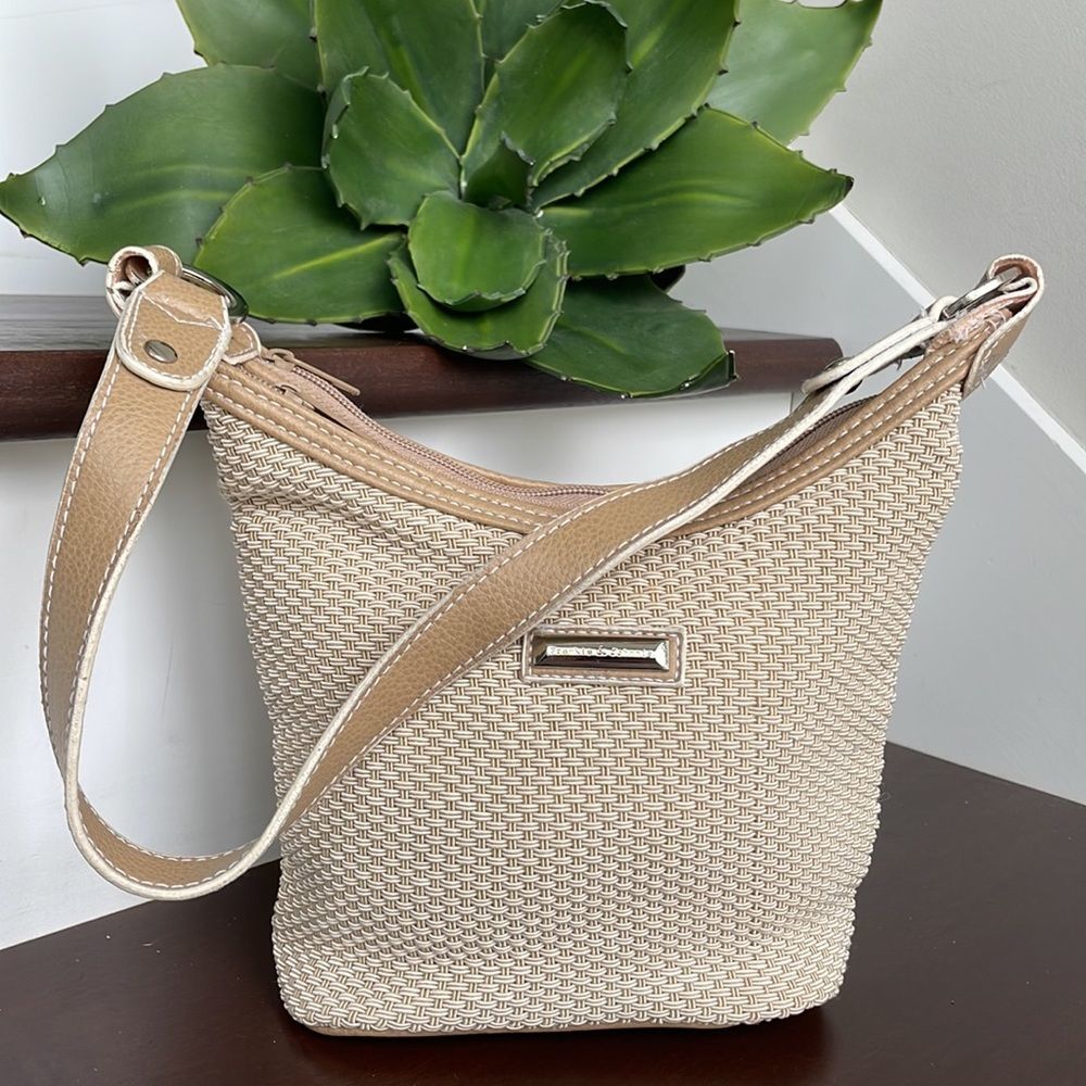 Frankie & Johnnie shoulder bag handbag purse woven tan cream